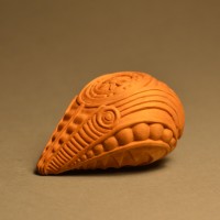 http://www.arturmoser.de/files/gimgs/th-30_Focused, 2019, Buchsbaum, 5 x 2,6 x 3,7 cm.jpg